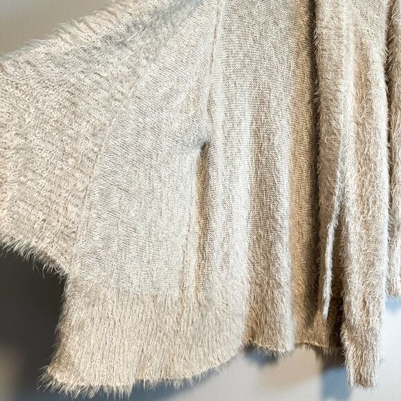 Express Eyelash Fringe Soft Chunky Knit Open Front Cardigan NWOT Size M/L - Picture 7 of 9